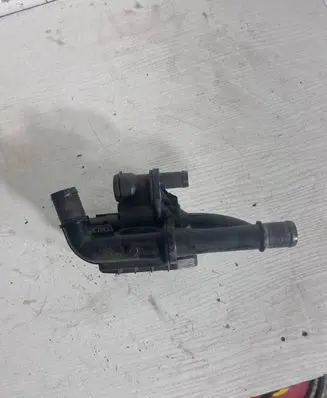 Volvo V60 Thermostat/thermostat housing 9670253780