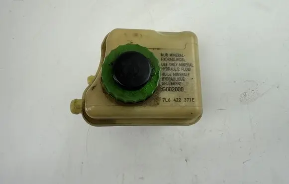 Volkswagen Touareg II Power steering fluid tank/reservoir 7L6422371E