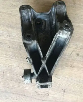 BMW 5 F10 F11 Engine mounting bracket 6781227