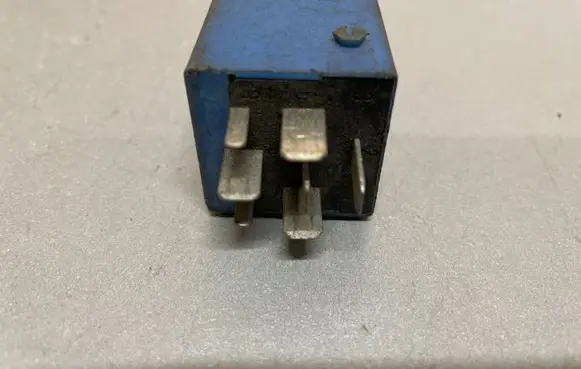 BMW 5 E39 Other relay 1383417