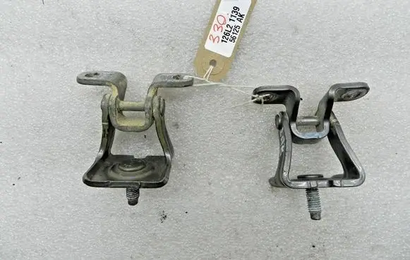 Volkswagen Golf VII Tailgate/trunk/boot hinge 5G6827301 5G6827301B