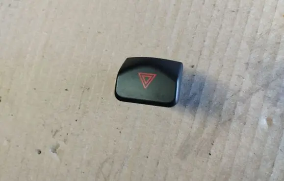 Nissan Note (E11) Hazard light switch 06019