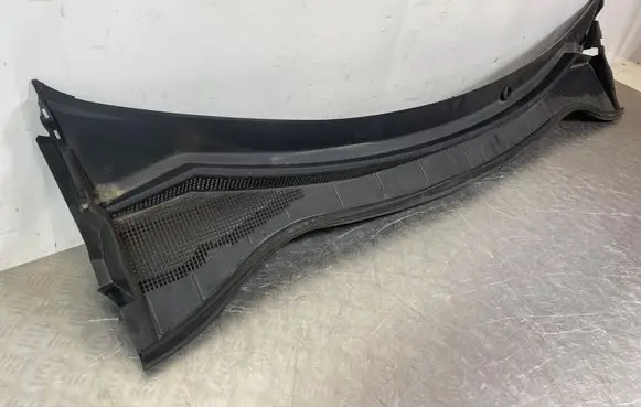 Ford Escape IV Wiper trim L16BS02216AF