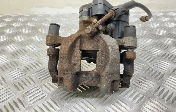 Volkswagen PASSAT B8 Rear brake caliper 3Q0615405E