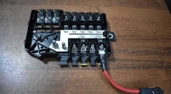 Mercedes-Benz E W213 Fuse box set A2135406200