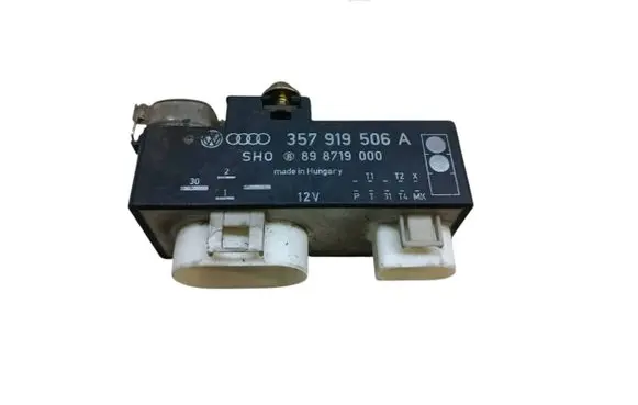 Volkswagen PASSAT B4 Coolant fan relay 357919506A 898719000