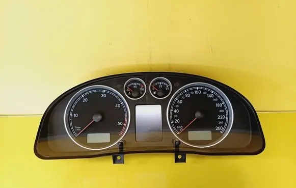 Speedometer (instrument cluster)