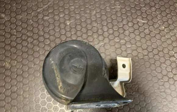 Audi A8 S8 D2 4D Horn signal 0092018 CH2139