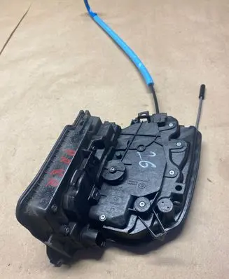 BMW 2 F46 Front door lock A046465 7281931 18283810