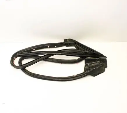Jaguar XK - XKR Front door rubber seal C2P19091