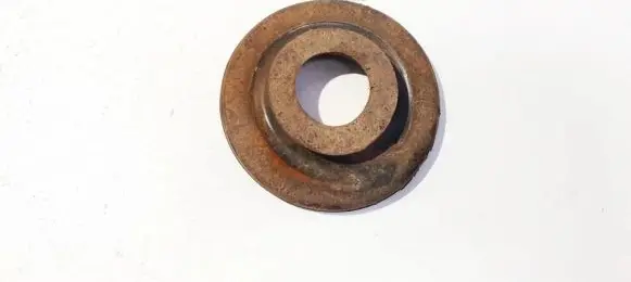 Skoda Octavia Mk2 (1Z) Front coil spring rubber mount 1k0512149b