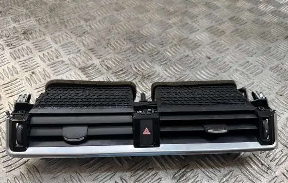 Land Rover Range Rover Velar Dash center air vent grill