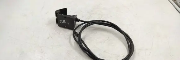 Cadillac CTS Engine bonnet/hood lock release cable 