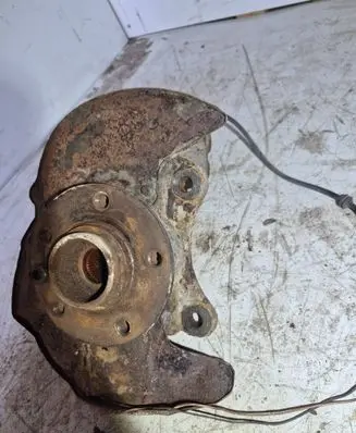 Volkswagen Transporter - Caravelle T5 Front wheel hub spindle knuckle