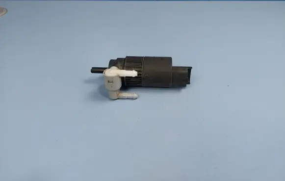 Nissan Terrano Windscreen/windshield washer pump FICOTRANSPAR