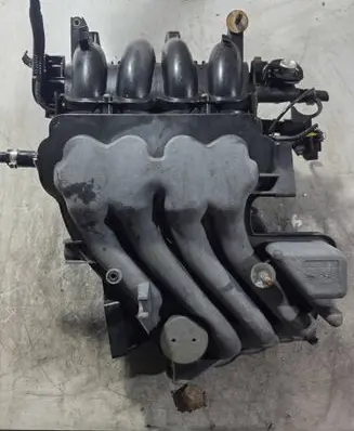 Volkswagen Golf IV Intake manifold 06A133205