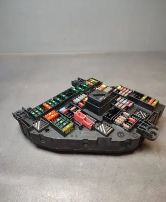 Peugeot 308 Fuse box set 016704991E