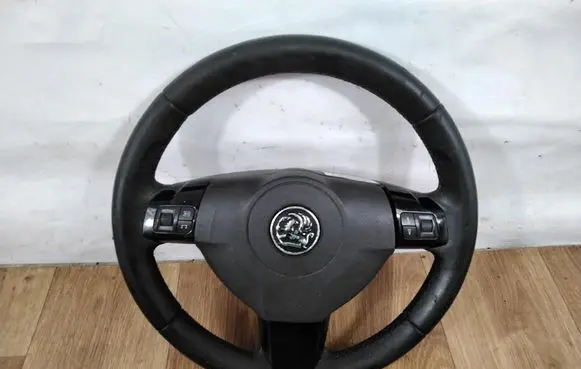 Opel Astra J Steering wheel