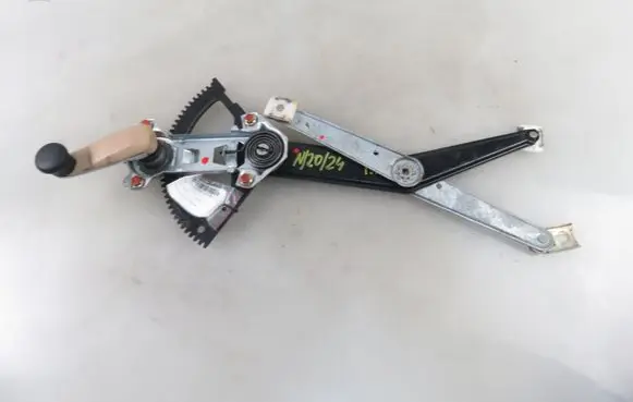 Mercedes-Benz E W124 Front door manual window regulator 