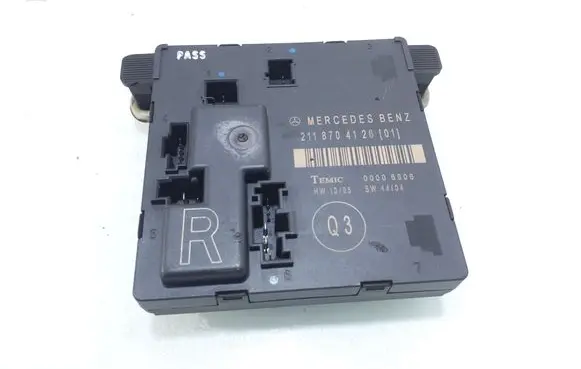 Mercedes-Benz E W211 Door control unit/module 2118704126