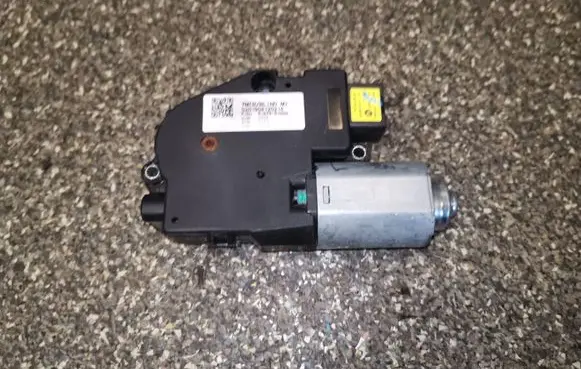 Hyundai Santa Fe Sunroof motor/actuator 81679S1000