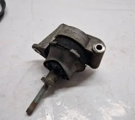 Opel Zafira B Engine mount bracket 24427641