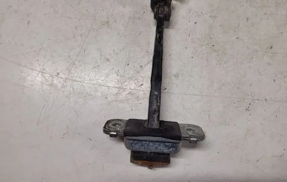 KIA Sorento Rear door check strap stopper