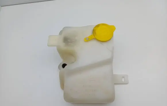 Opel Corsa B Windshield washer fluid reservoir/tank 90386397