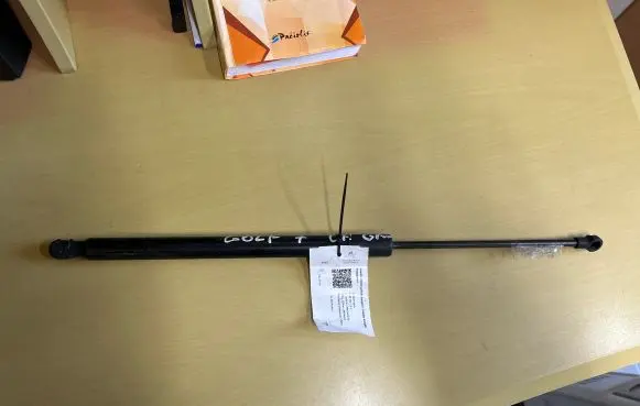 Volkswagen Golf VII Tailgate/trunk strut/damper 5G6827550C