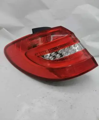 Mercedes-Benz B W246 W242 Tailgate rear/tail lights A2468200564 607500 607601