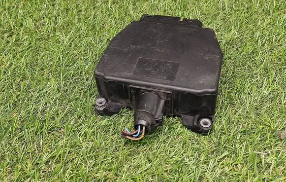 Skoda Octavia Mk2 (1Z) Vacuum valve 6Q0906625E
