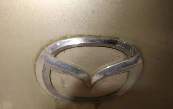 Mazda 3 I Manufacturer badge logo/emblem 