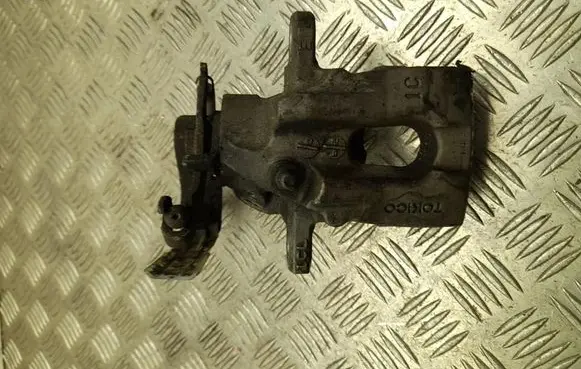 Toyota Prius (XW50) Rear brake caliper