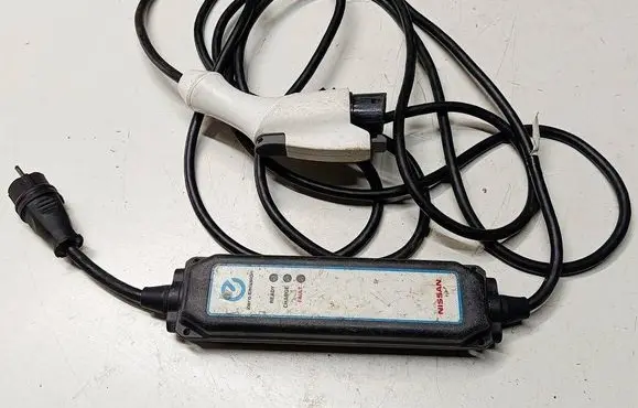 Nissan Leaf I (ZE0) Electric car charging cable 269603NM1F 1504170155 73FA1605
