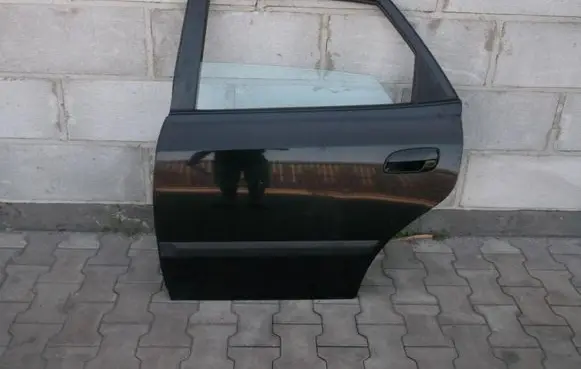 Hyundai Elantra VI Rear door