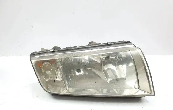 Skoda Fabia Mk1 (6Y) Headlight/headlamp USZKODZONA