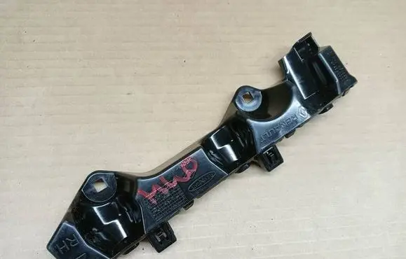 Renault Kangoo III Front bumper mounting bracket 622209254R 5852066