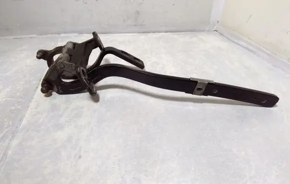 Volkswagen Touareg I Tailgate/trunk/boot hinge 7L6827301C