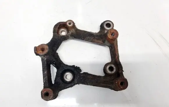 Honda Accord Engine mounting bracket