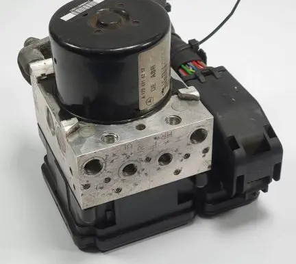 Mercedes-Benz C W204 ABS Pump A1729014100