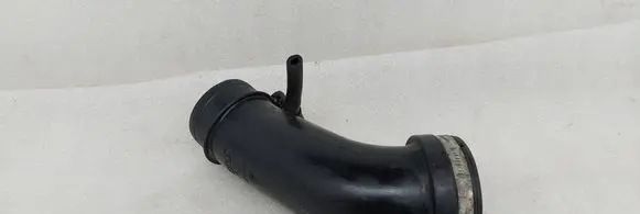 Audi A4 S4 B5 8D Air intake hose/pipe 050133354