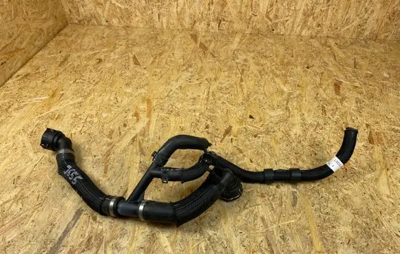 Land Rover Discovery Sport Engine coolant pipe/hose L8D28260BA