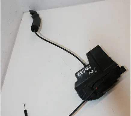 Renault Megane III Rear door lock 825020499R