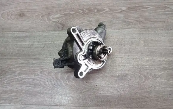 Volvo S80 Vacuum pump 08699237