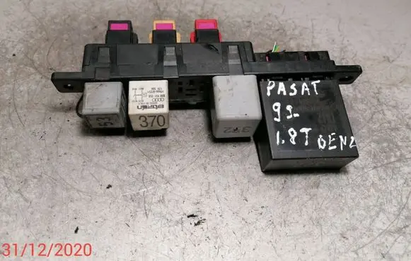 Volkswagen PASSAT B5 Fuse box set 8l0941822A