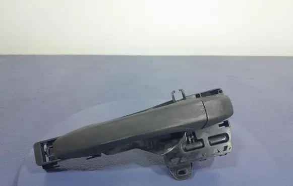 Chevrolet Express Front door exterior handle 