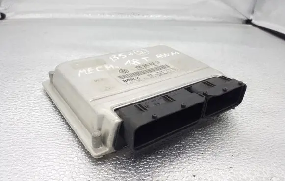 Volkswagen PASSAT B5.5 Engine control unit/module ECU 5B0906018CM 0261207435 26SA788811120727
