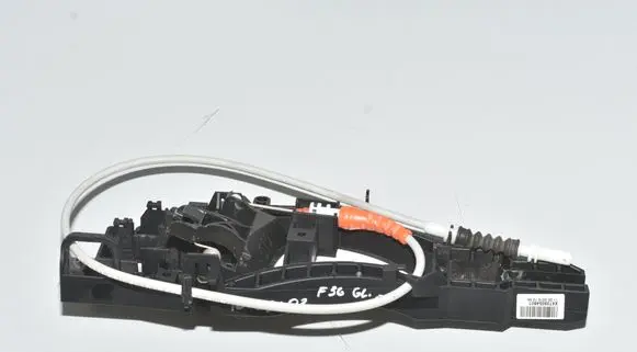 Rear door exterior handle/bracket
