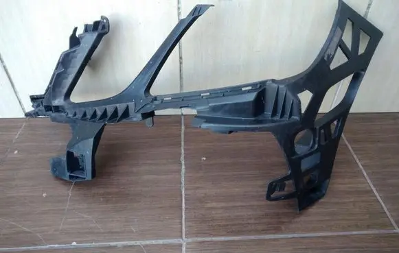 Mercedes-Benz E AMG W212 Headlight/headlamp mounting bracket A2128850365