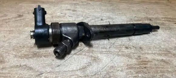 Volvo V70 Fuel injector 0445110078